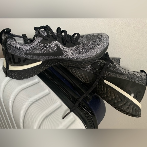Women’s Nike epic react shoe - Picture 6 of 6